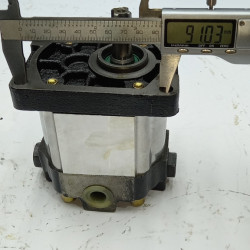 Насос ГУР DW-244 / 1112B (4 шл. правий) JDM385
