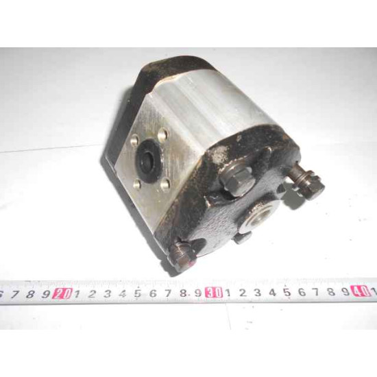 Насос шестеренний CBN-E306 R JM240/244